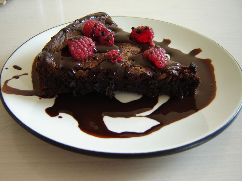 800px-chocolate_cake_flourless_11.jpg